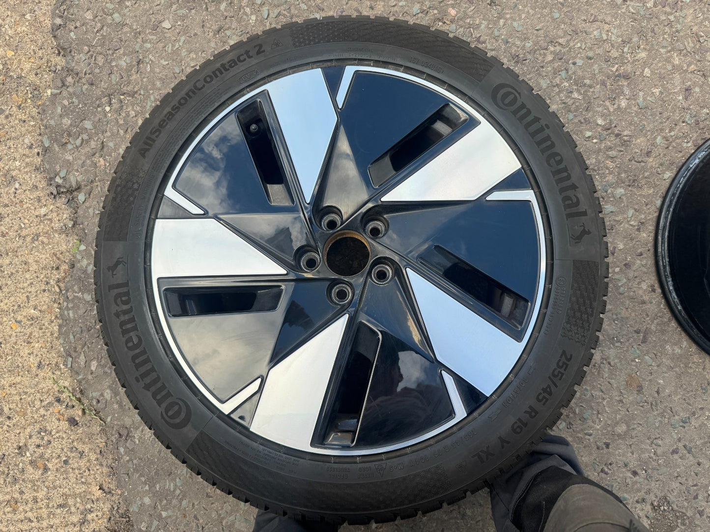 GENUINE VOLVO XC40 EX40 C40 RECHARGE 19" 8.5J ALLOY WHEEL REAR 32294213