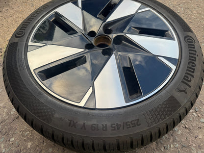GENUINE VOLVO XC40 EX40 C40 RECHARGE 19" 8.5J ALLOY WHEEL REAR 32294213