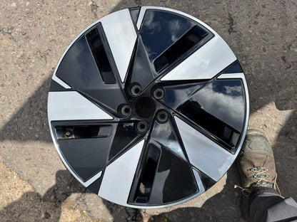 GENUINE VOLVO XC40 RECHARGE EX40 2020-2026 19" 7.5J ALLOY WHEEL FRONT 32294212