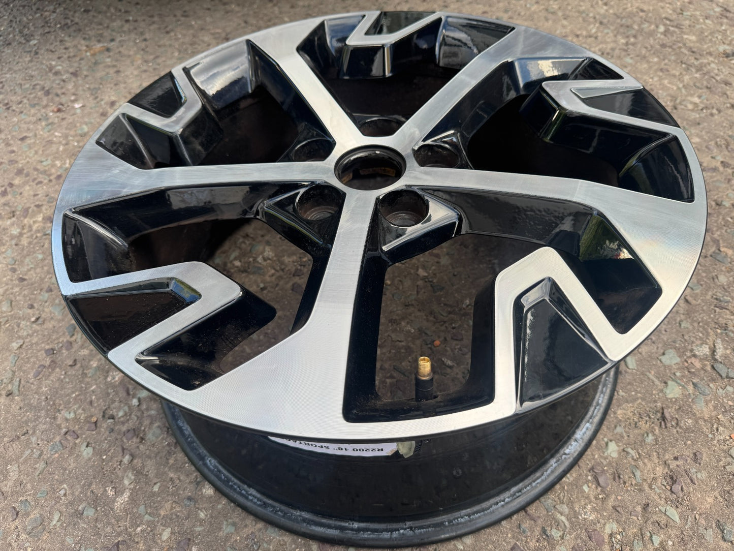 Kia Sportage 18” Alloy Wheel ET51 7.5J 2021 - 2026 Part No 52910-R2220