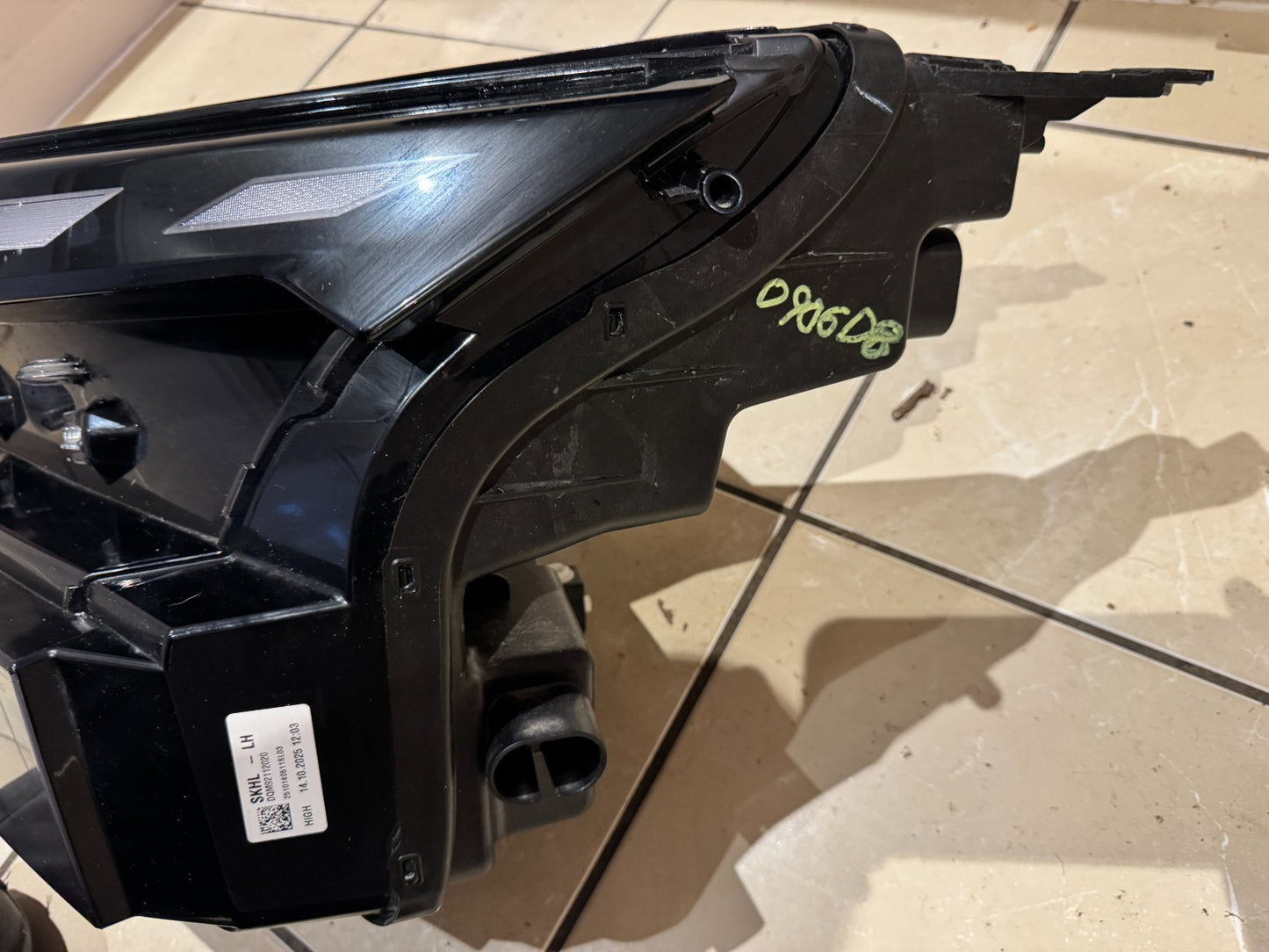 2025 SKODA Enyaq LEFT LED FRONT HEADLIGHT 2024 2025 GENUINE 5LB941035A