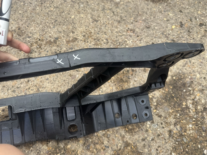 DAMAGED!!!LAND ROVER DEFENDER L663 20-23 FRONT RADIATOR SLAM PANEL L8B2-16E144-A