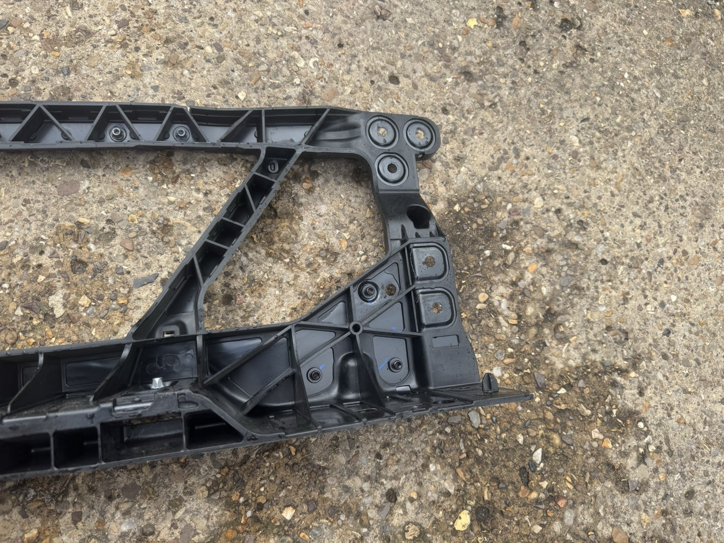 DAMAGED!!!LAND ROVER DEFENDER L663 20-23 FRONT RADIATOR SLAM PANEL L8B2-16E144-A