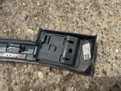 AUDI Q2 GA FRONT RIGHT WING MOLDING 81A853718A