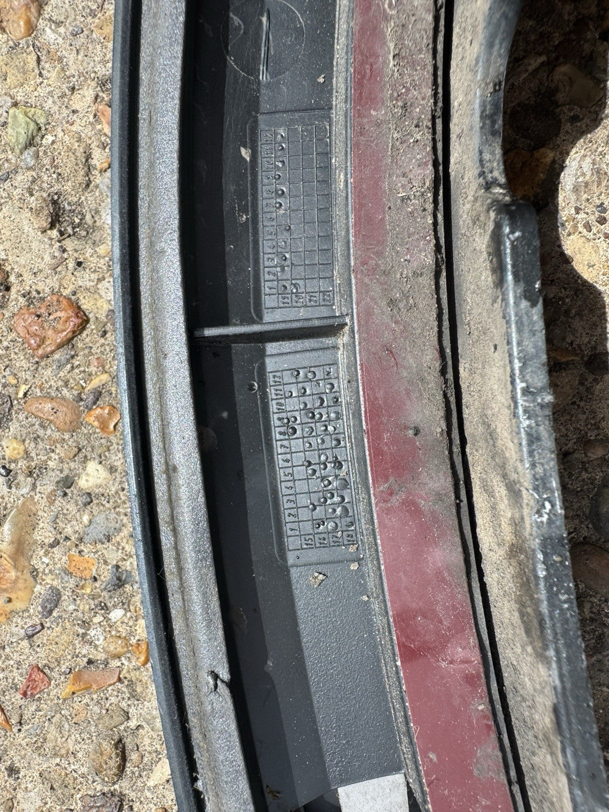 AUDI Q2 GA FRONT RIGHT WING MOLDING 81A853718A