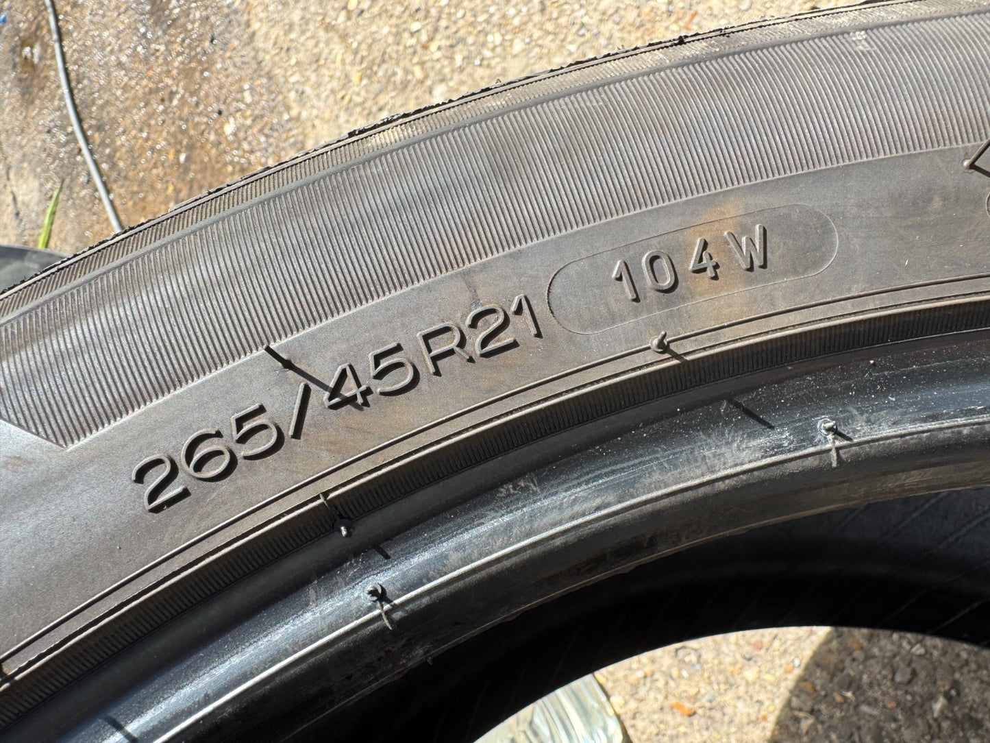 265/45/R21 104W Michelin latitude Tour HP M&S JLR Tyre 6.5mm 265 45 21 2025 tyre