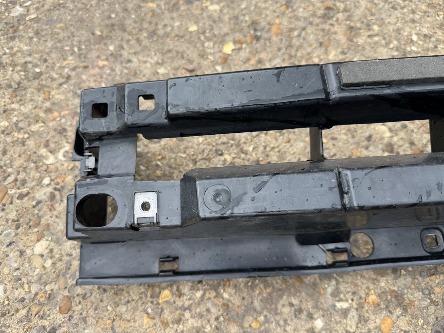 L663 Land Rover Defender Front Bumper Bracket L8B2-17A793-A