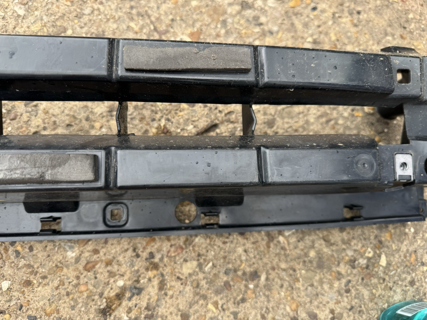 L663 Land Rover Defender Front Bumper Bracket L8B2-17A793-A