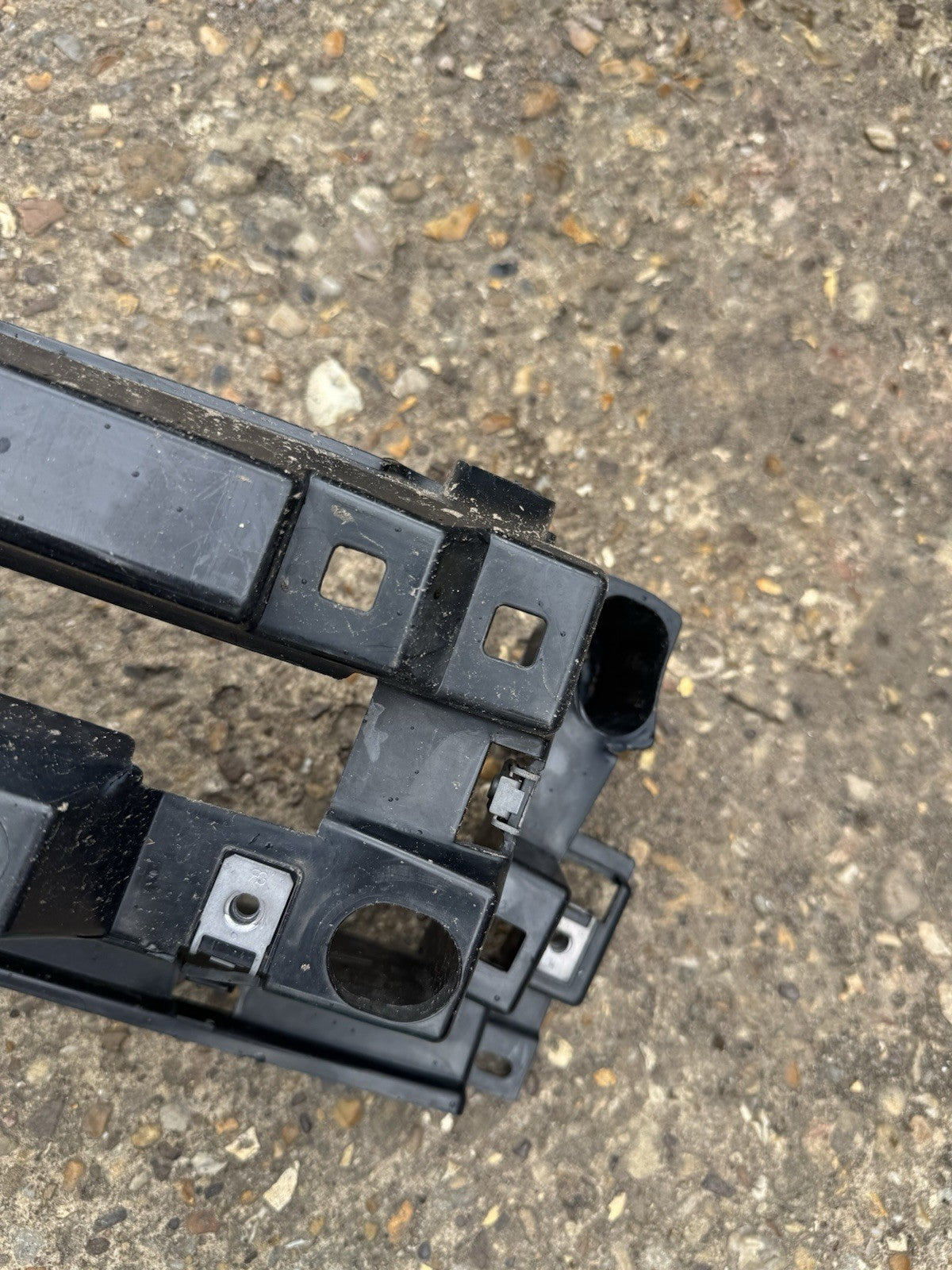 L663 Land Rover Defender Front Bumper Bracket L8B2-17A793-A