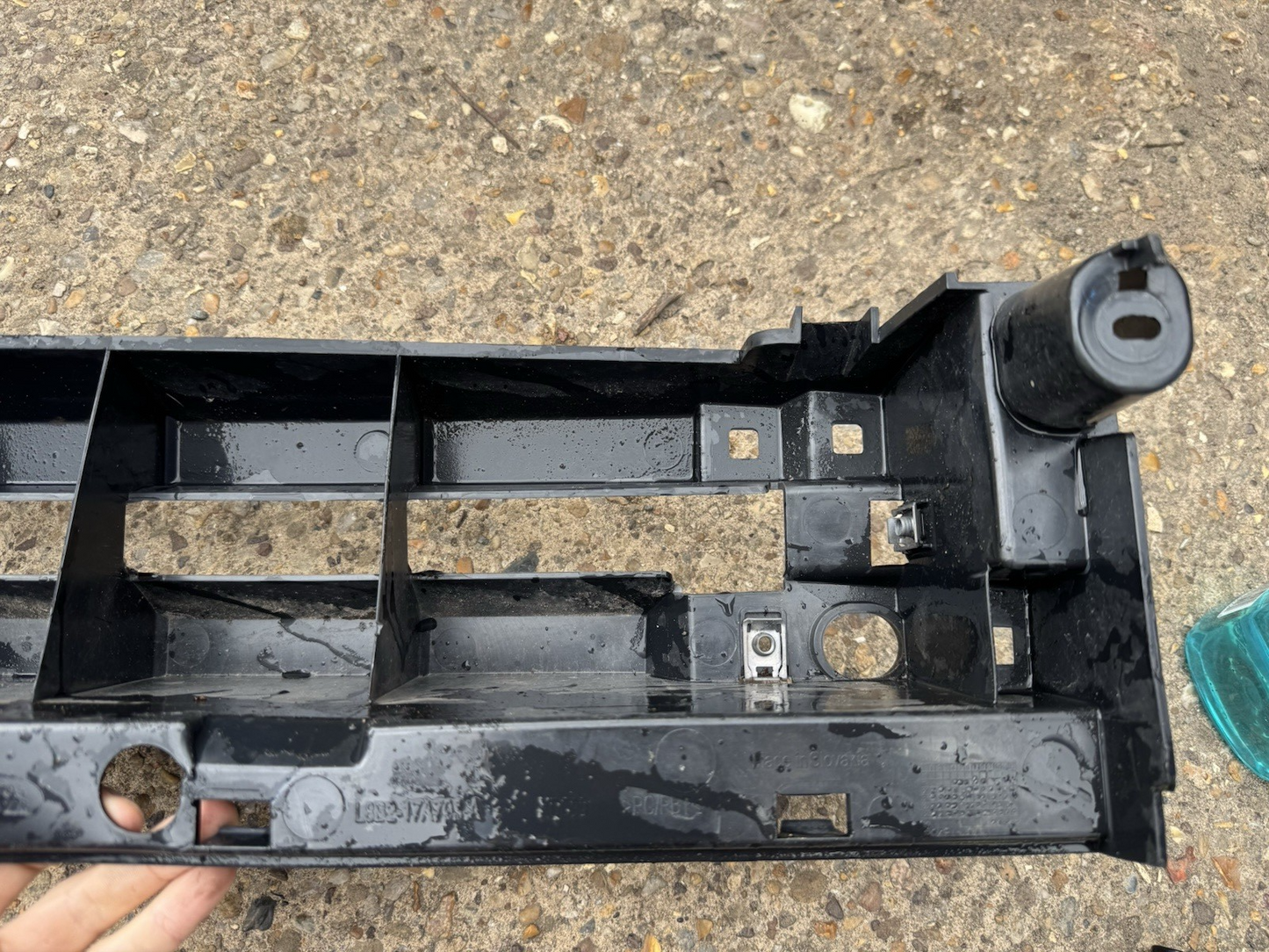 L663 Land Rover Defender Front Bumper Bracket L8B2-17A793-A