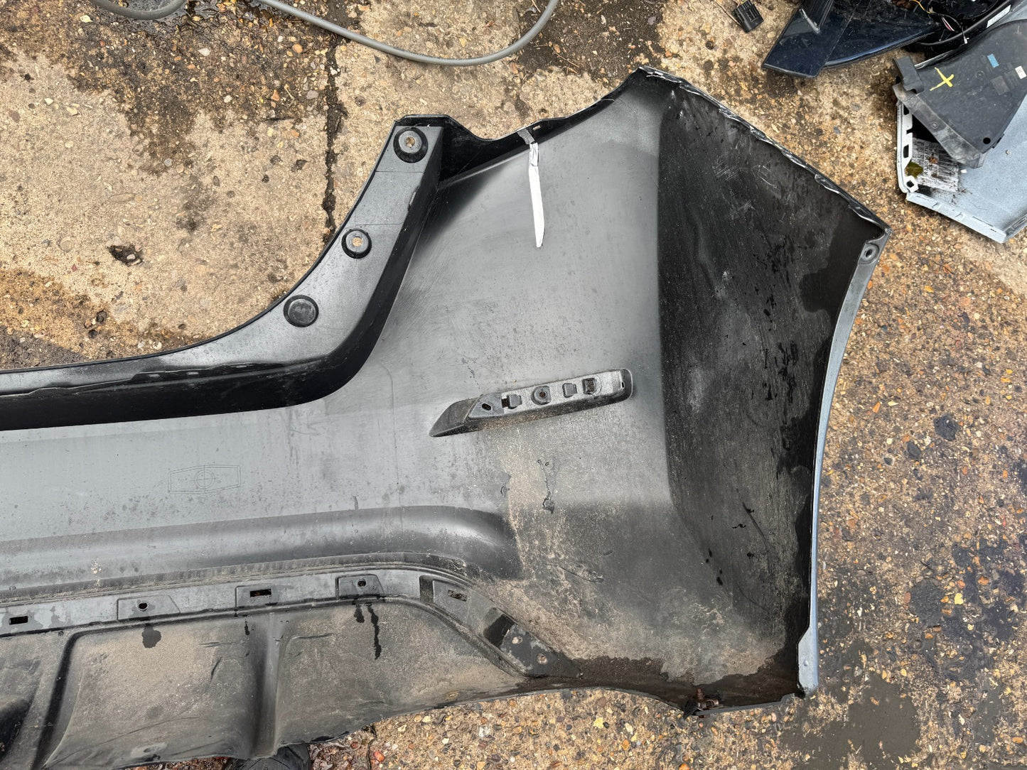 NISSAN LEAF MK2 ZE1 2017-2022 REAR BUMPER GENUINE 850225SH0H
