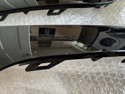 Range Rover Evoque L551 Front Bumper Right Trim 2019 ON K8D2-17E784-AB Genuine