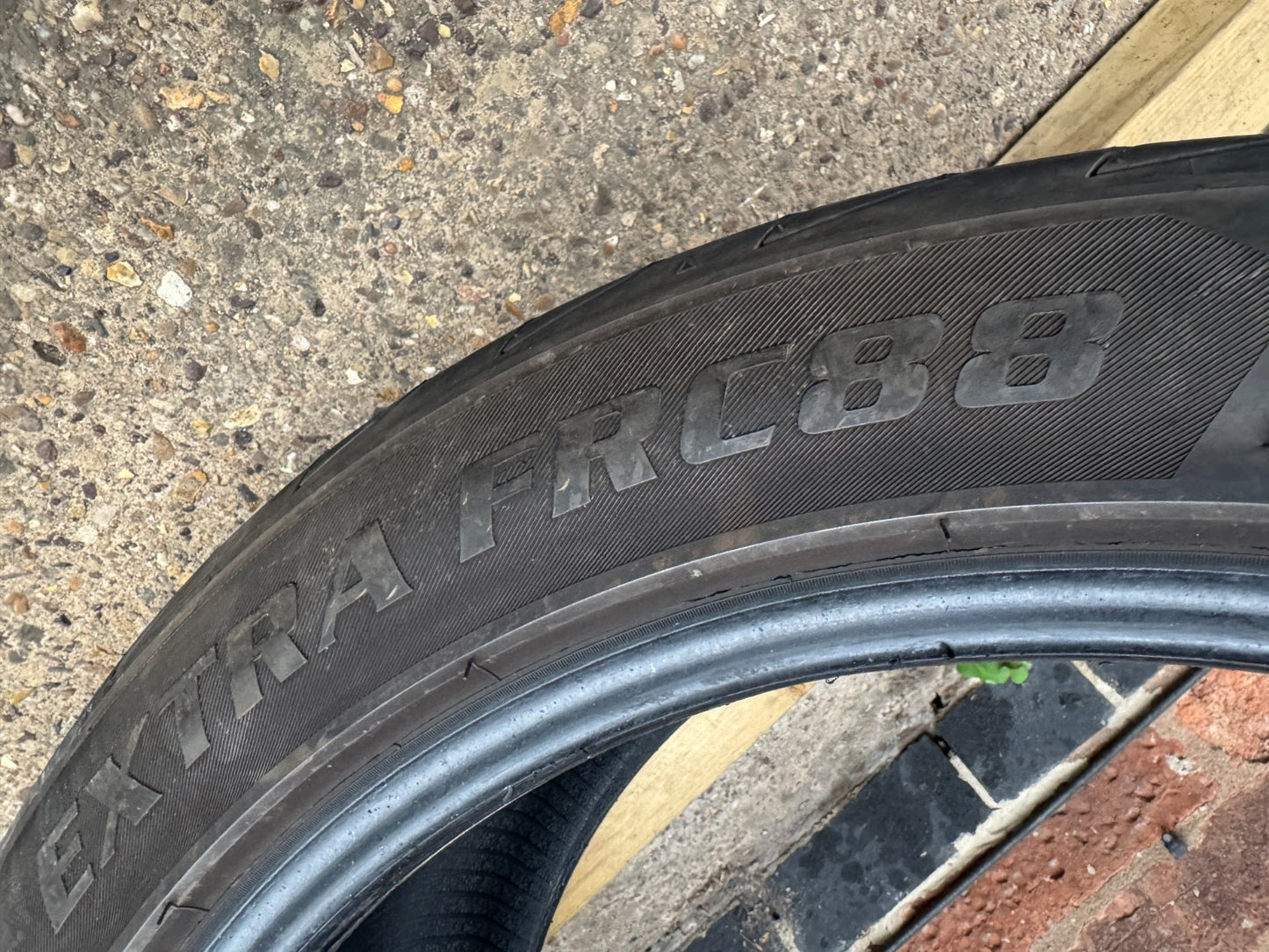 255 45 20 Saferich FRC88 tyre 2022 6mm no repairs (asda tyre)