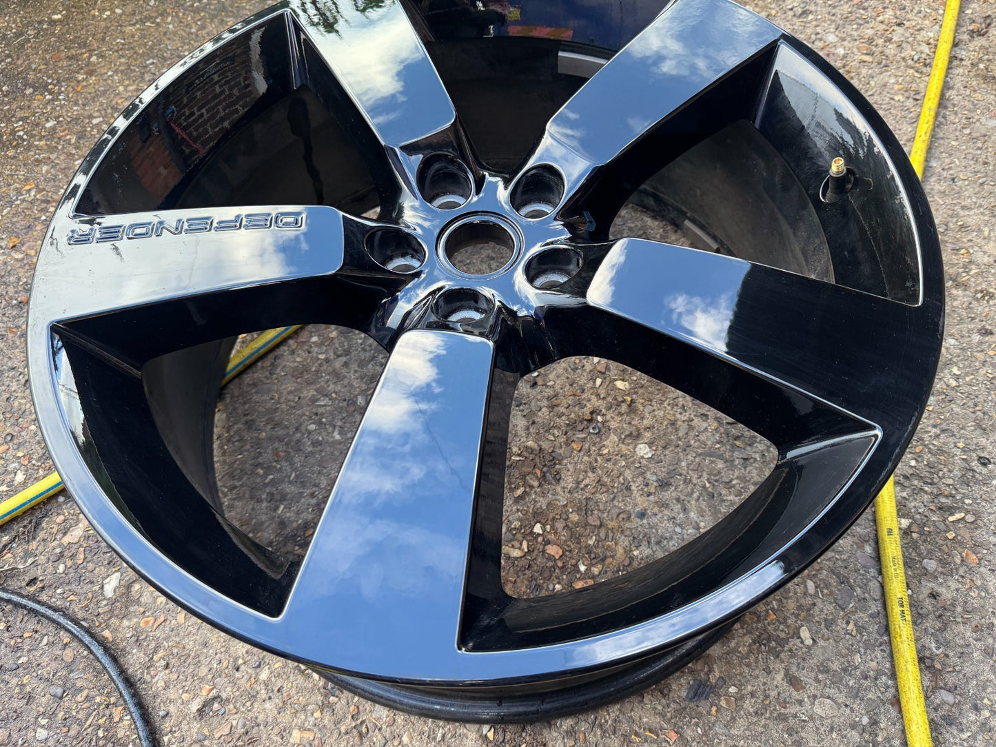 1x 2025 GENUINE LAND ROVER DEFENDER 22" 9J BLACK ALLOY WHEEL L8BM1007AD ORIGINAL