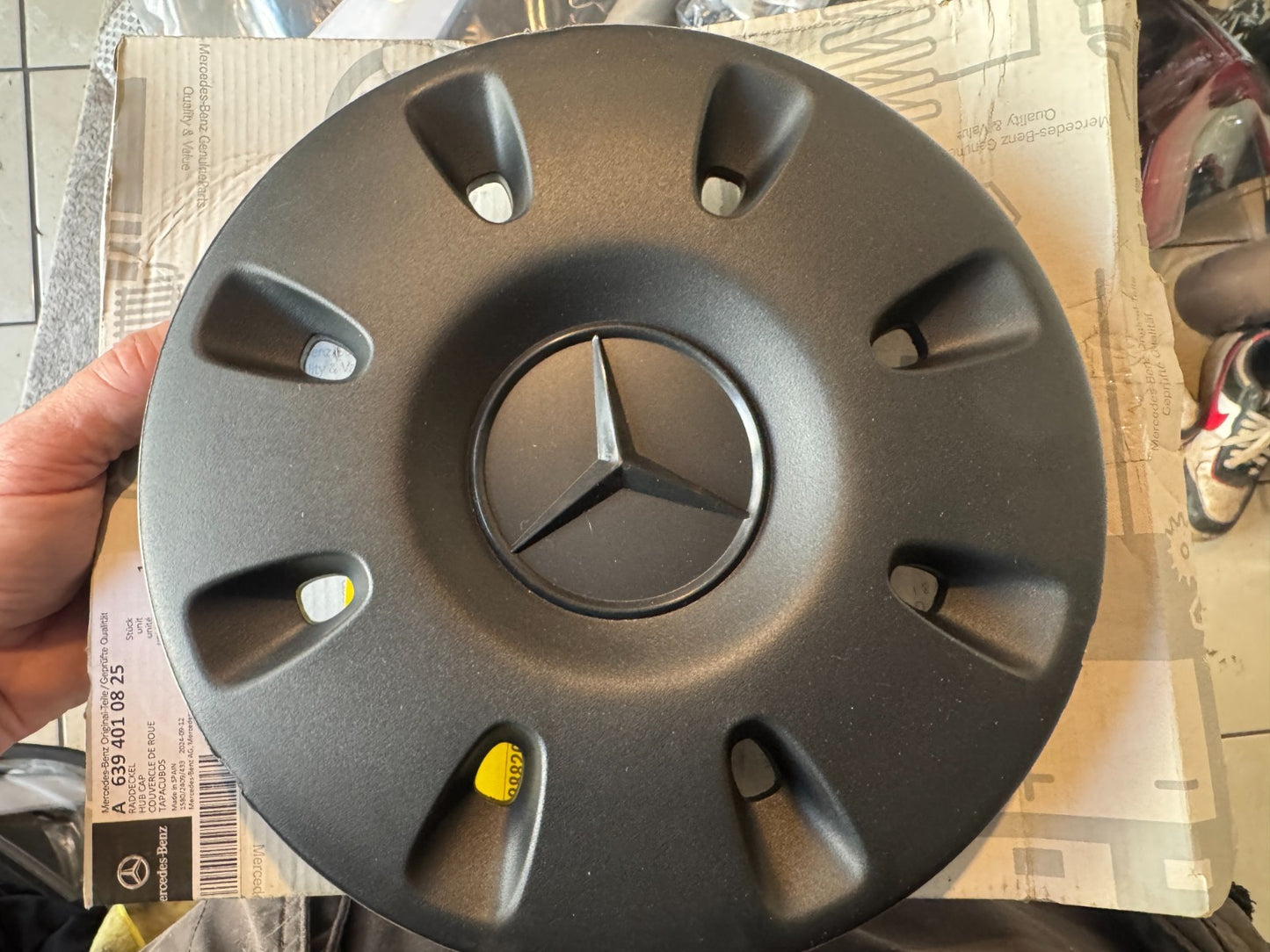 Brand New Genuine Mercedes-Benz Hub Cap A6394010825 OEM Original Vito W63