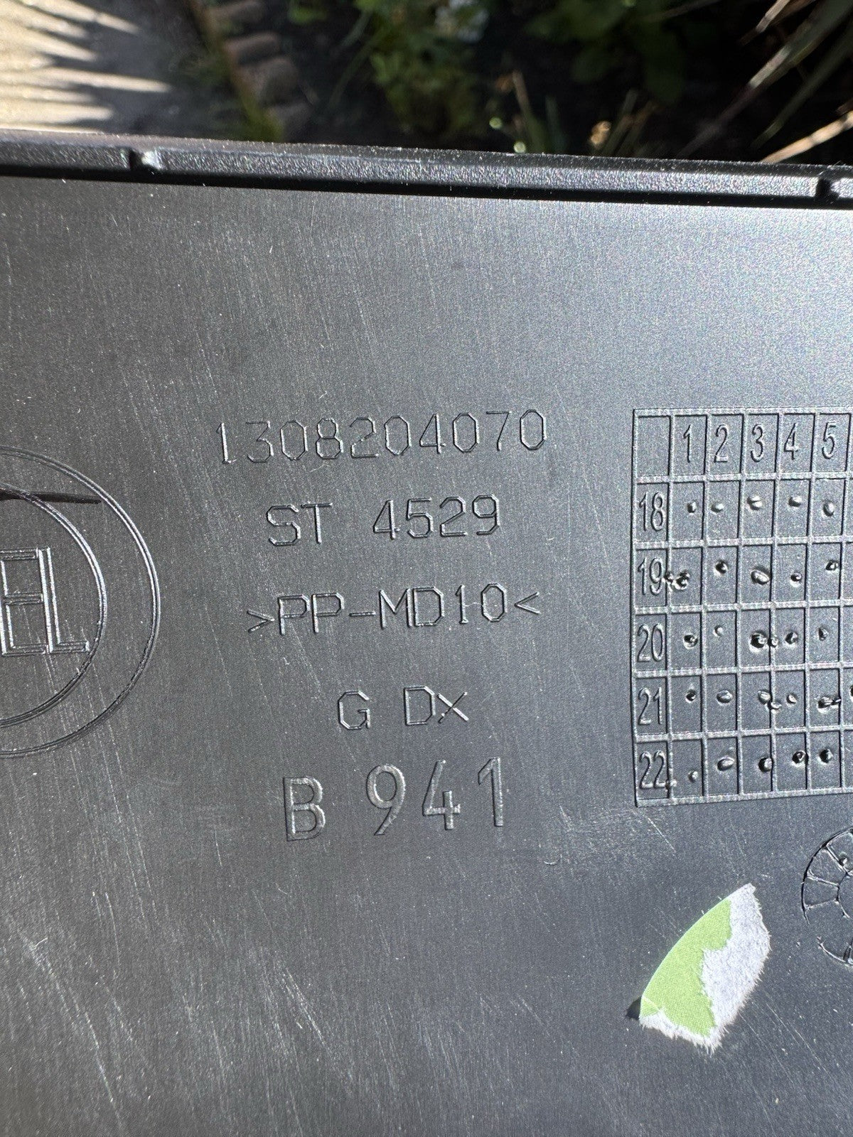 2019 PEUGEOT BOXER DASHBOARD BOTTOM TRIM 1308204070/OBD Port Cover Trim/Relay