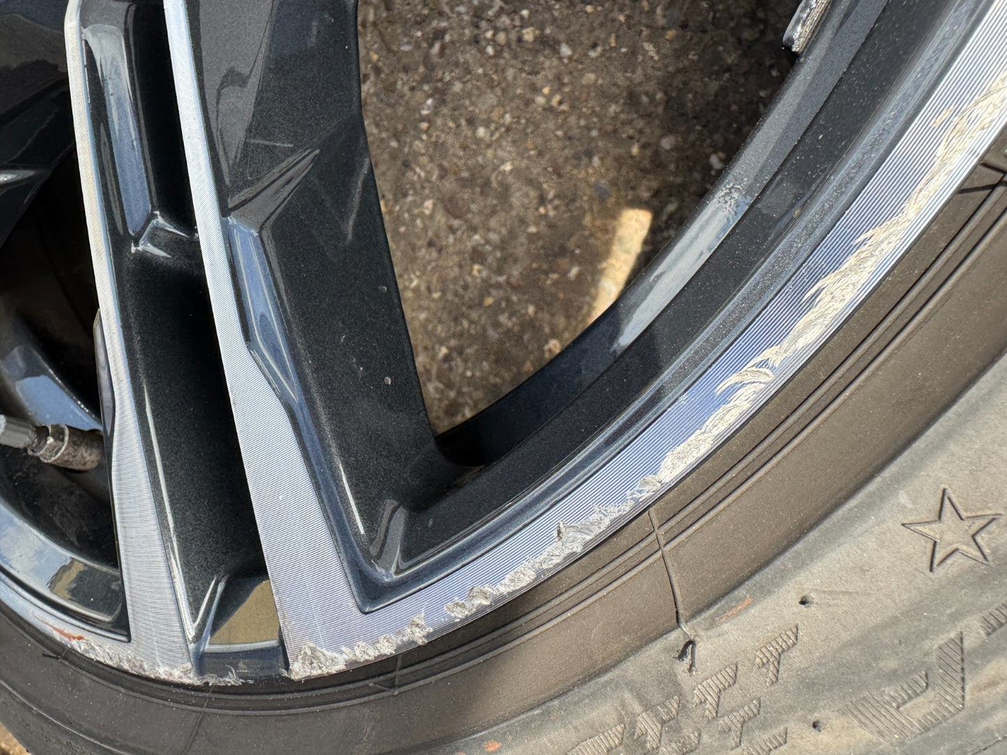 BMW 1 SERIES F40 18" 8J WHEEL SCRATCHED NEEDS REFURB WITH TYRE 8092352 2022