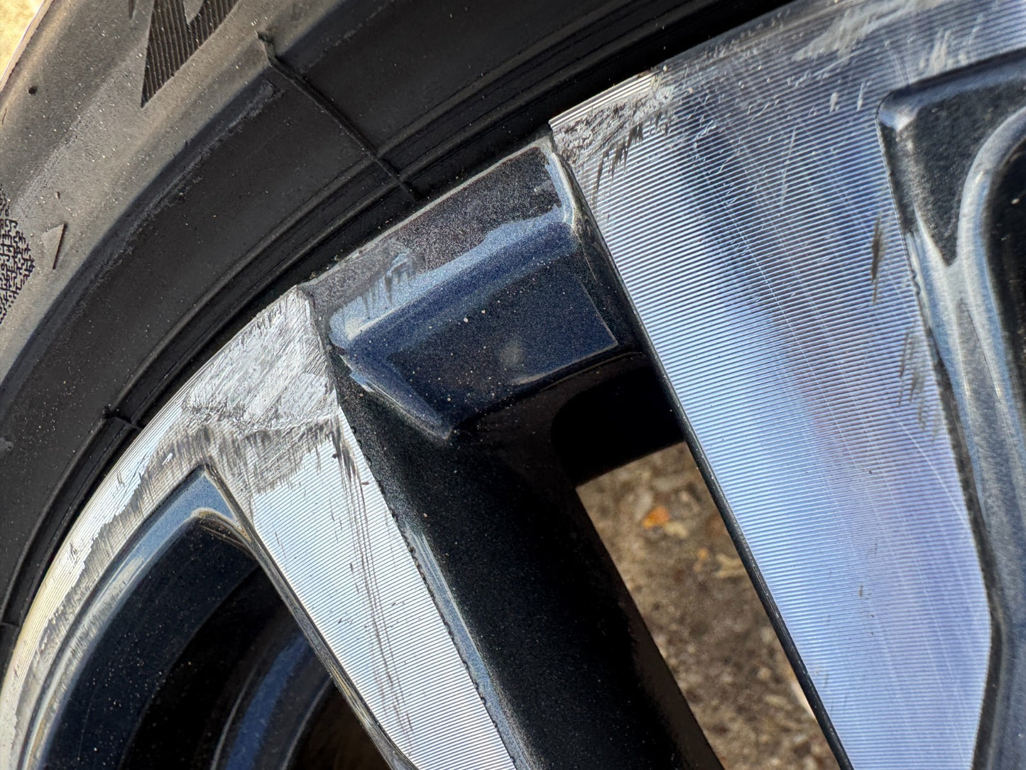 BMW 1 SERIES F40 18" 8J WHEEL SCRATCHED NEEDS REFURB WITH TYRE 8092352 2022