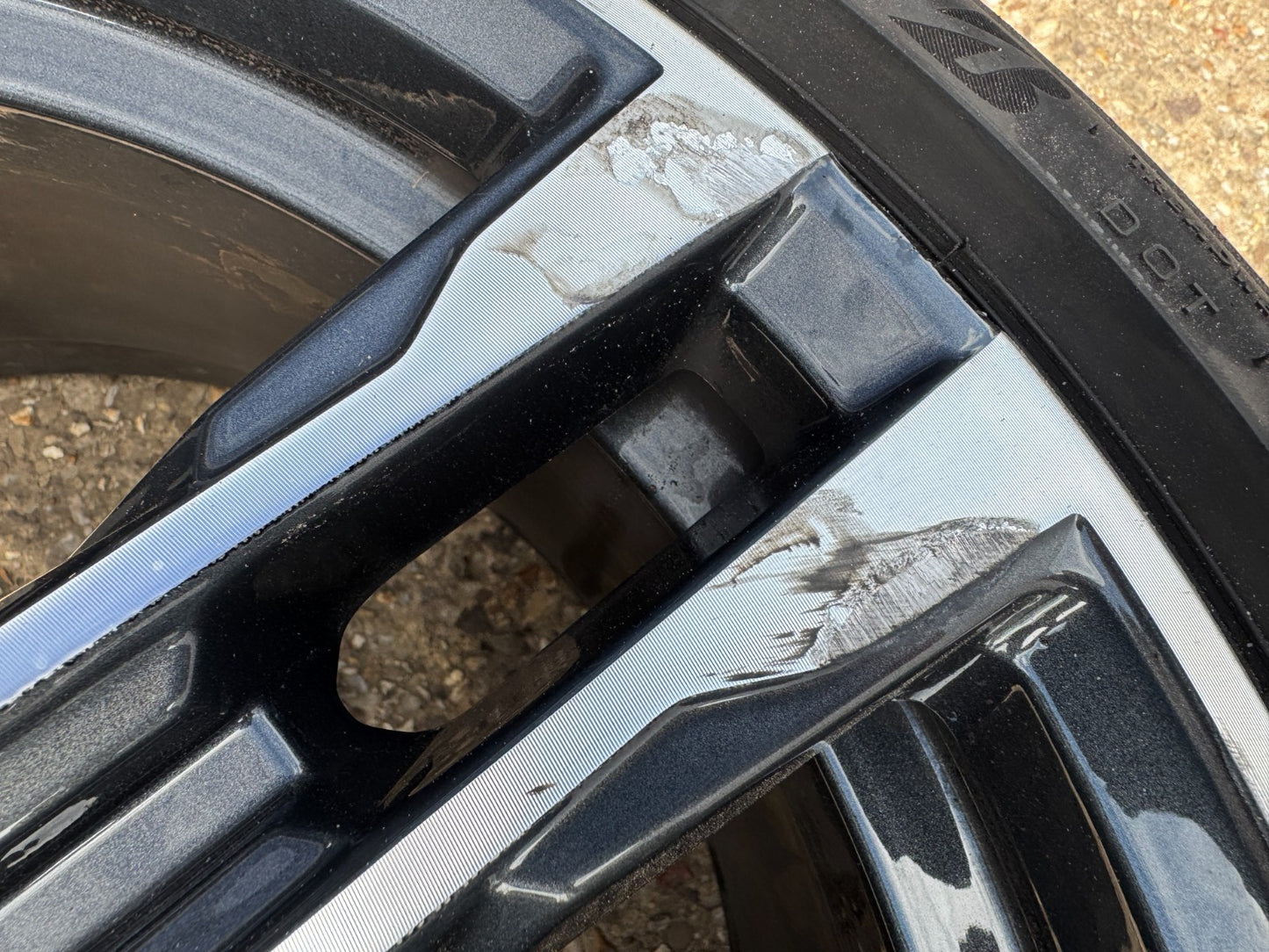 BMW 1 SERIES F40 18" 8J WHEEL SCRATCHED NEEDS REFURB WITH TYRE 8092352 2022