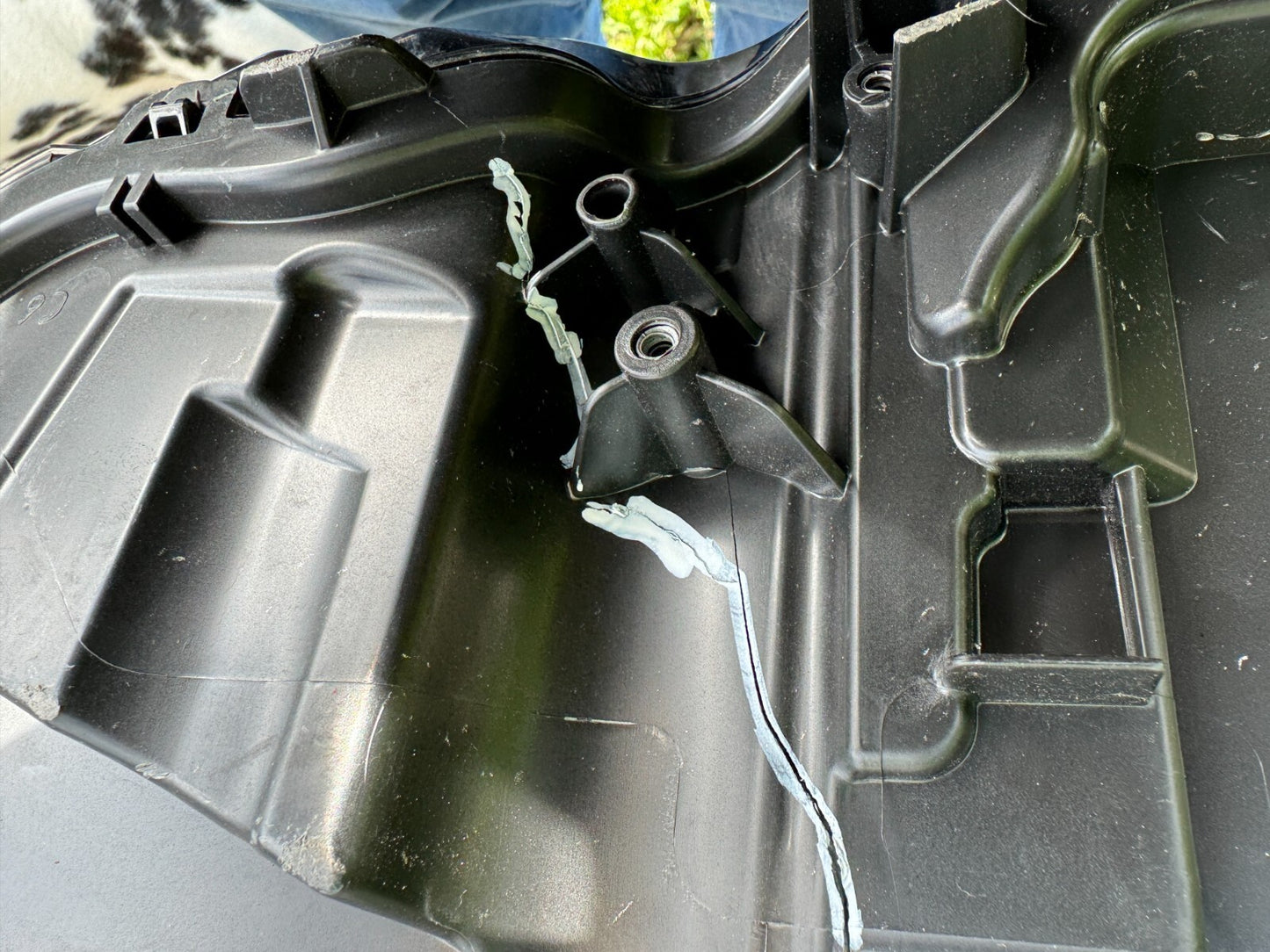 Volvo S90 Headlight LED RIGHT 31655143 CRACKED CASE BROKEN LUGS