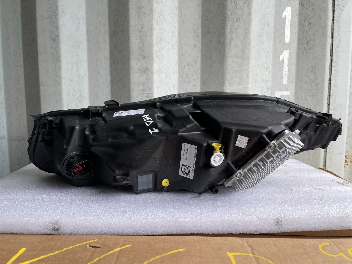 2022 Genuine Jaguar F-Pace/XF X260 LED Headlight Right Hand MK8313W029AC DAMAGED