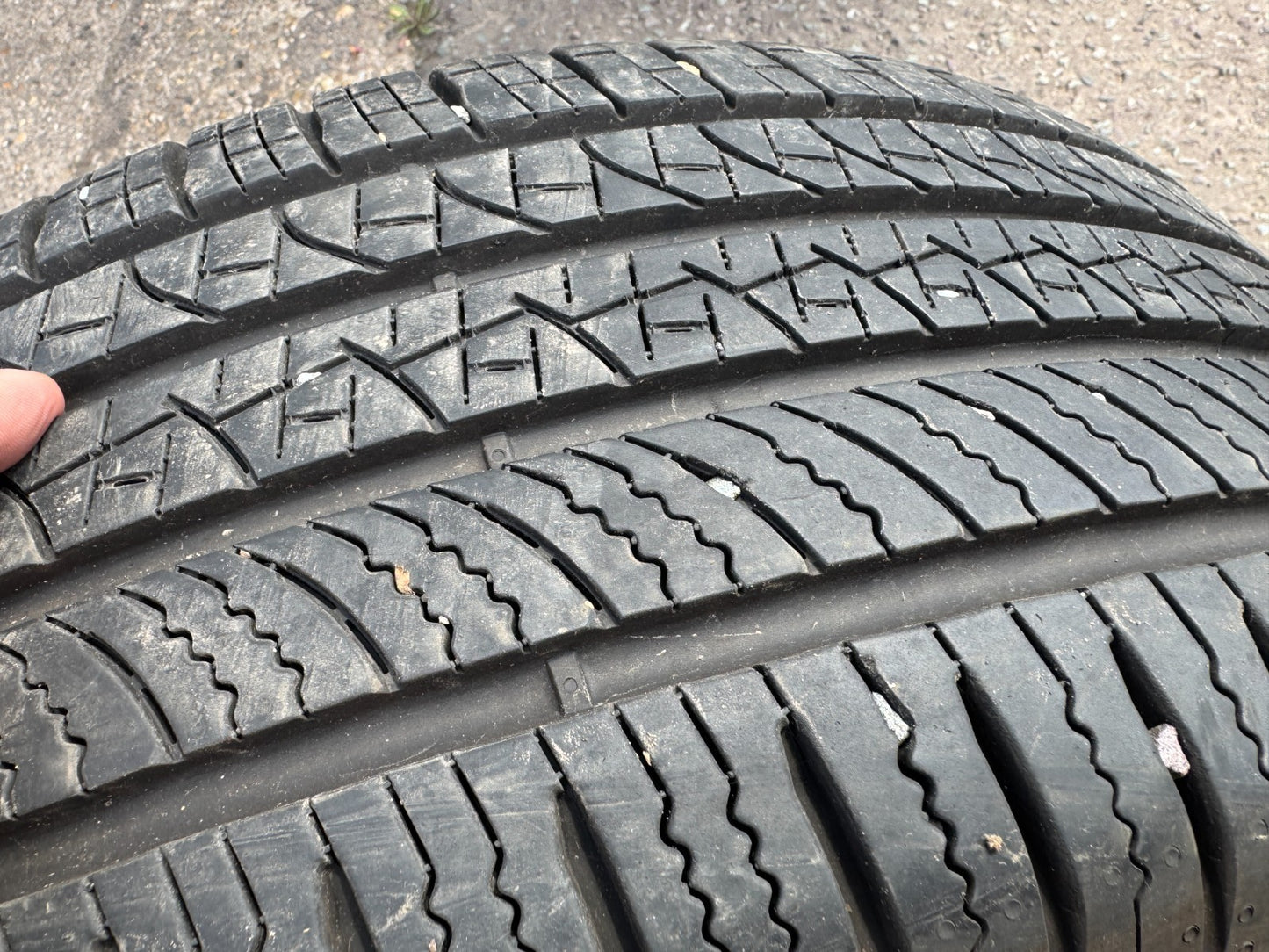 235 50 20 PIRELLI 104w Scorpion Zero Jlr Pncs  Dot 25 No Repairs Pncs 7mm