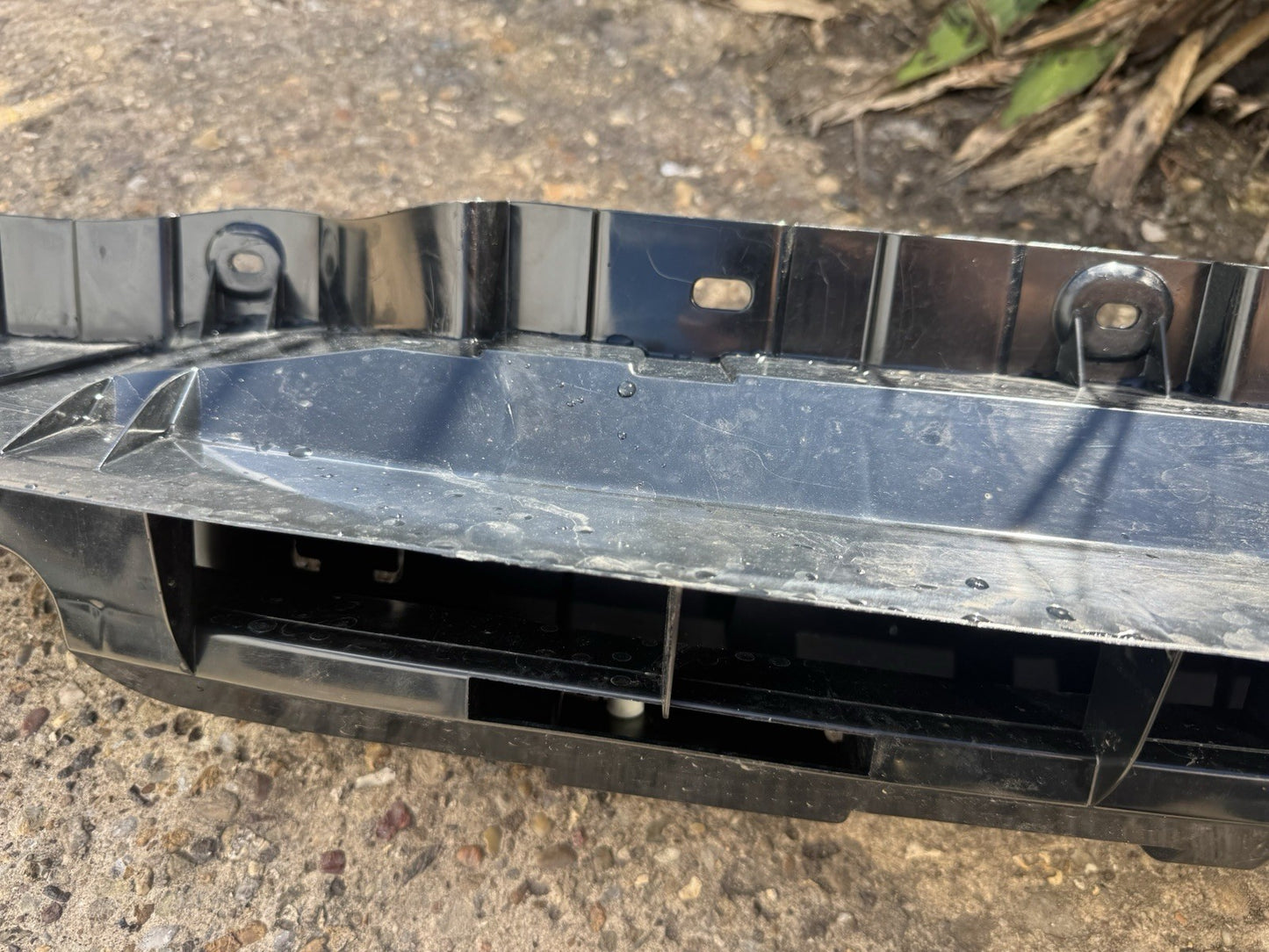 LAND ROVER DISCOVERY L462 FRONT BUMPER BRACKET GENUINE HY32-17A793-AB REF 16H24