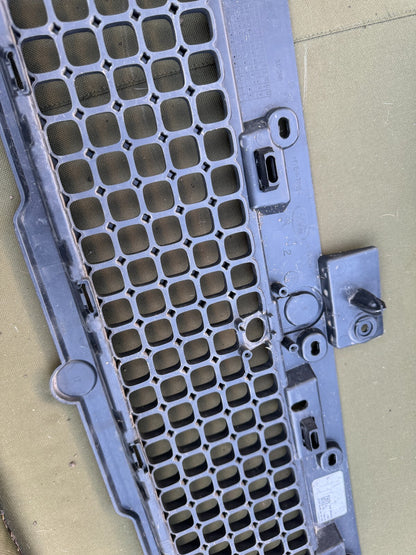 2023 Range Rover Front Centre Grille L663 L8B217K946
