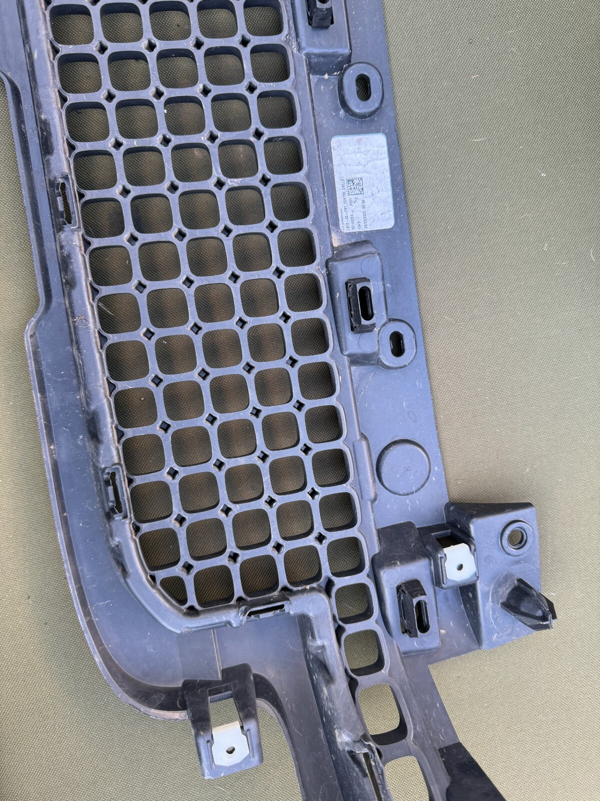 2023 Range Rover Front Centre Grille L663 L8B217K946
