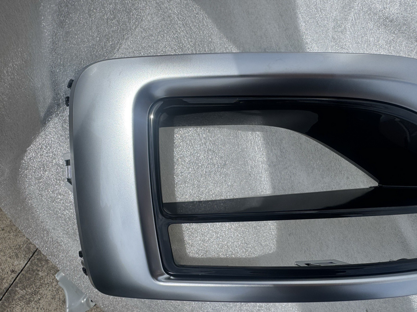 KIA SPORTAGE GT-LINE  2016–2022  REAR RIGHT FOG LIGHT GRILLE 86662-R2CA0