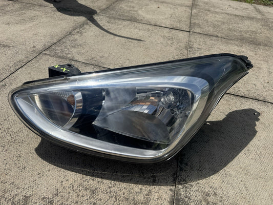 HYUNDAI I10 PLAY MK2 2014-2019 Front Left Halogen Headlight Genuine 92101B9010