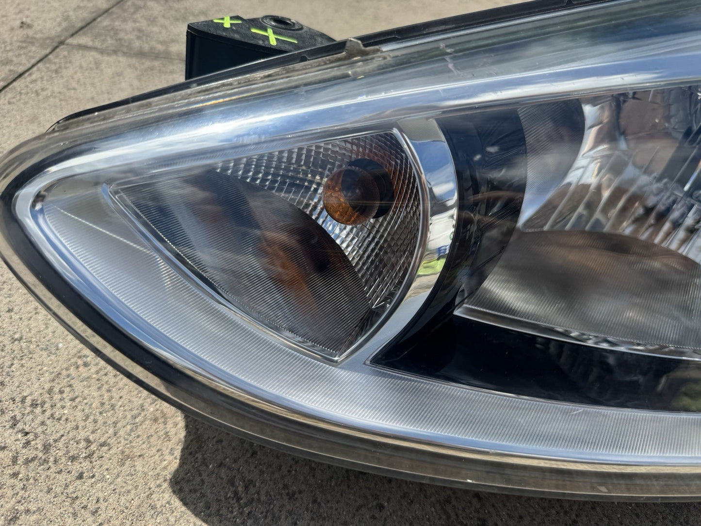 HYUNDAI I10 PLAY MK2 2014-2019 Front Left Halogen Headlight Genuine 92101B9010