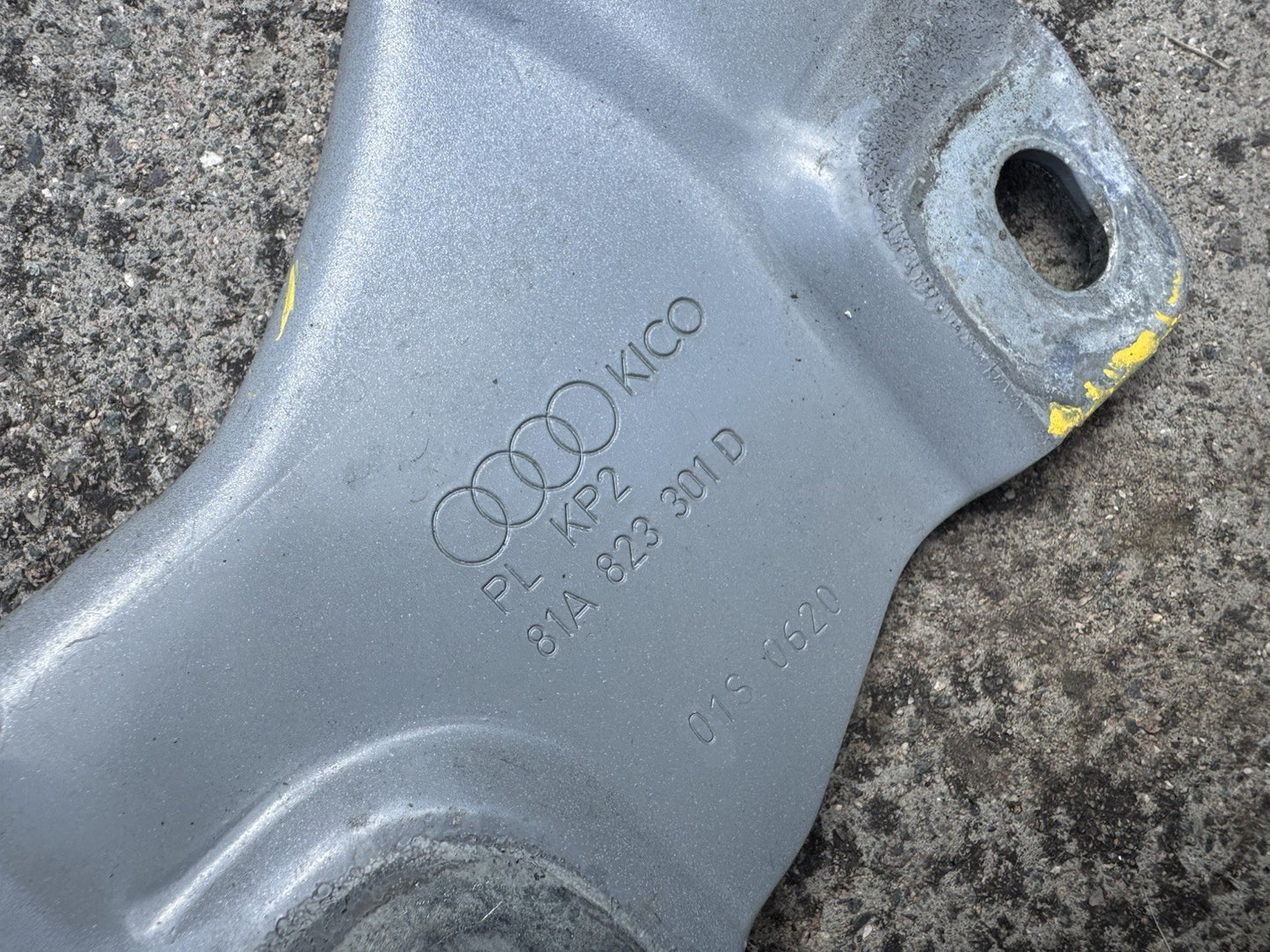 OEM AUDI Q2 GA FRONT LEFT BONNET HOOD HINGE 81A823301D ORIGINAL 81A-823-301-D