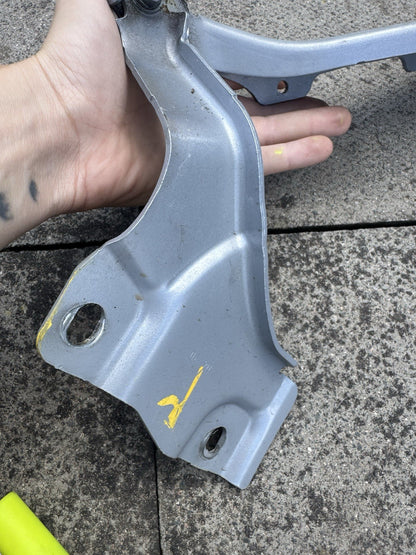 OEM AUDI Q2 GA FRONT LEFT BONNET HOOD HINGE 81A823301D ORIGINAL 81A-823-301-D