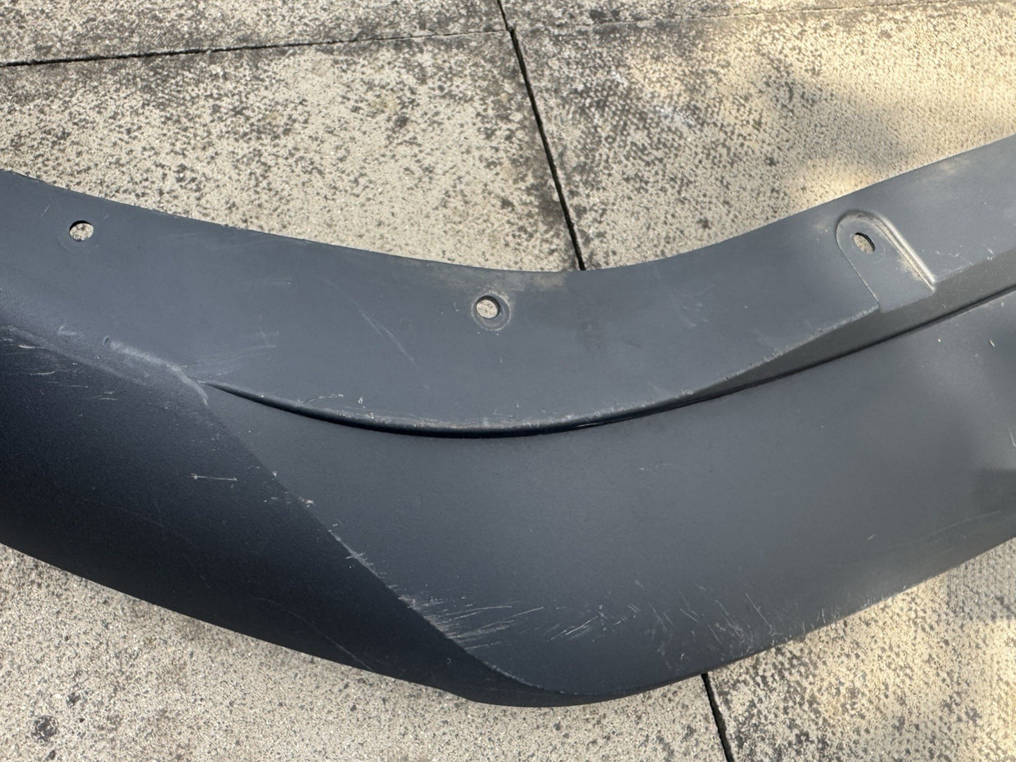 GENUINE 2022-2024 MG MG4 EV FRONT BUMPER LOWER TRIM SECTION DIFFUSER P11011057
