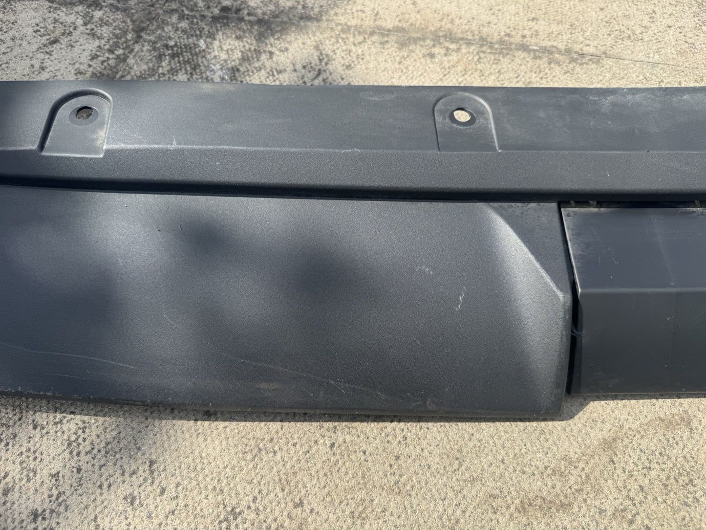 GENUINE 2022-2024 MG MG4 EV FRONT BUMPER LOWER TRIM SECTION DIFFUSER P11011057