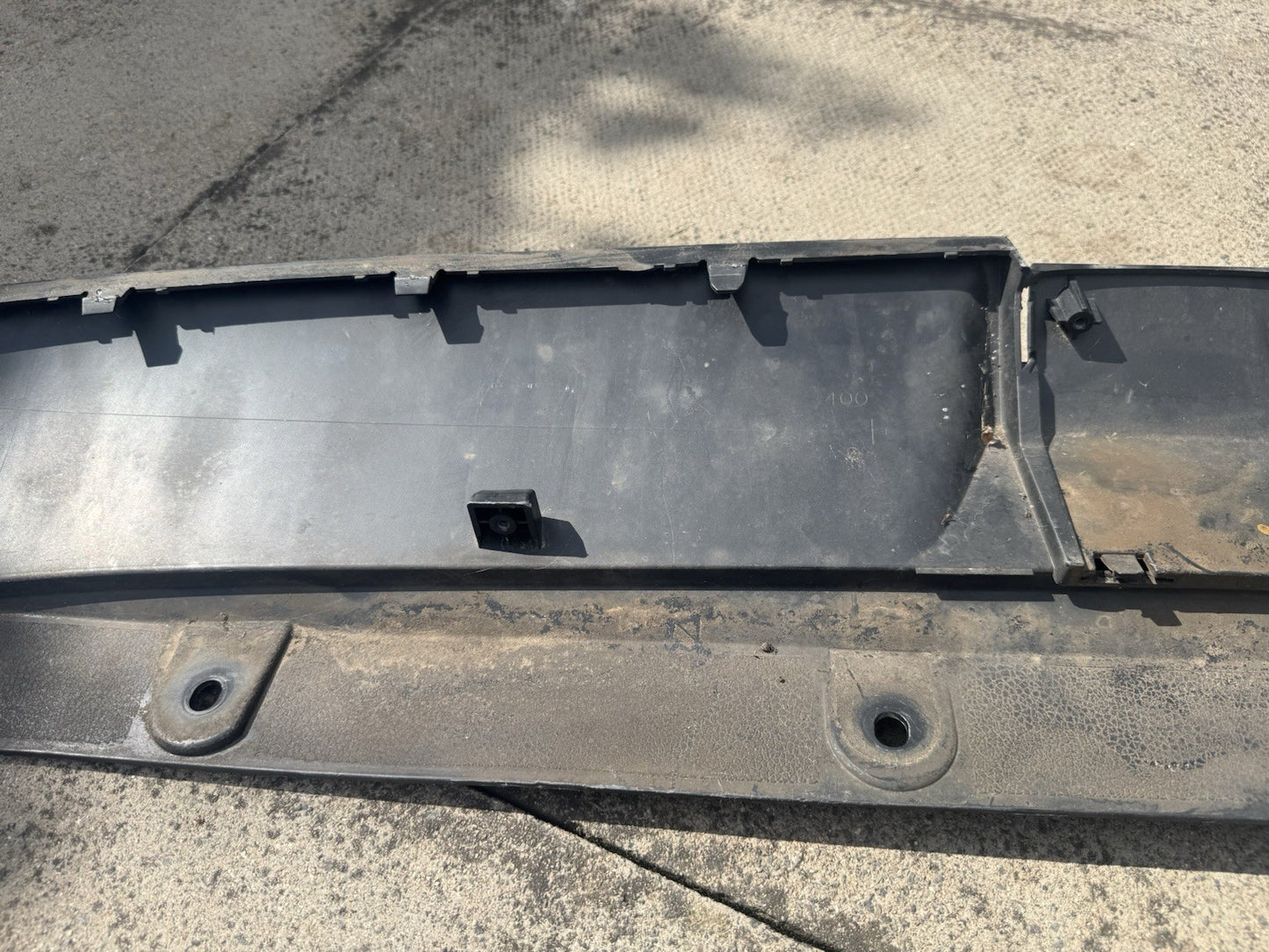 GENUINE 2022-2024 MG MG4 EV FRONT BUMPER LOWER TRIM SECTION DIFFUSER P11011057
