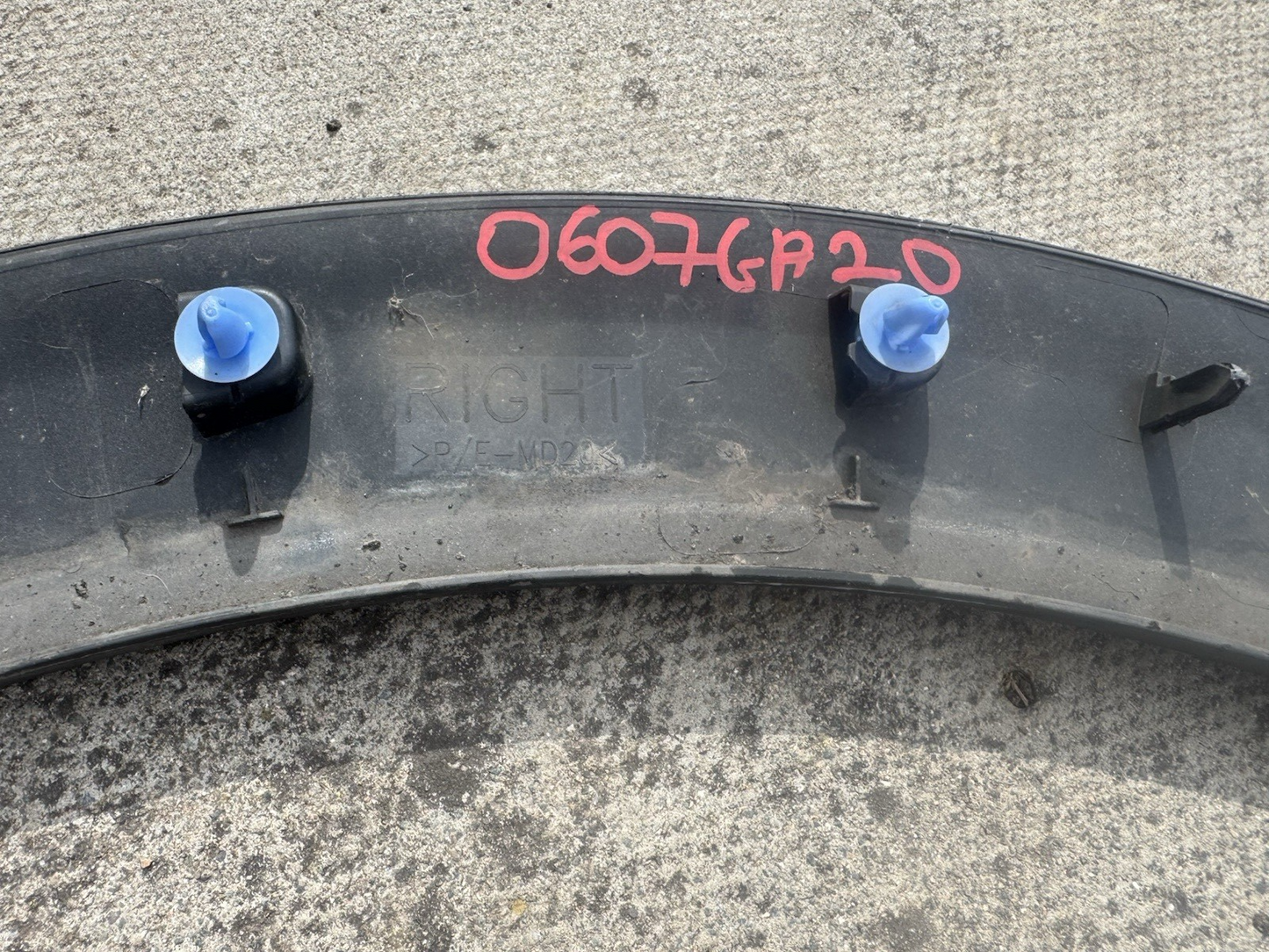 PEUGEOT 3008 WHEEL ARCH WING TRIM FRONT RIGHT 9825288877 MK2 2016-2024