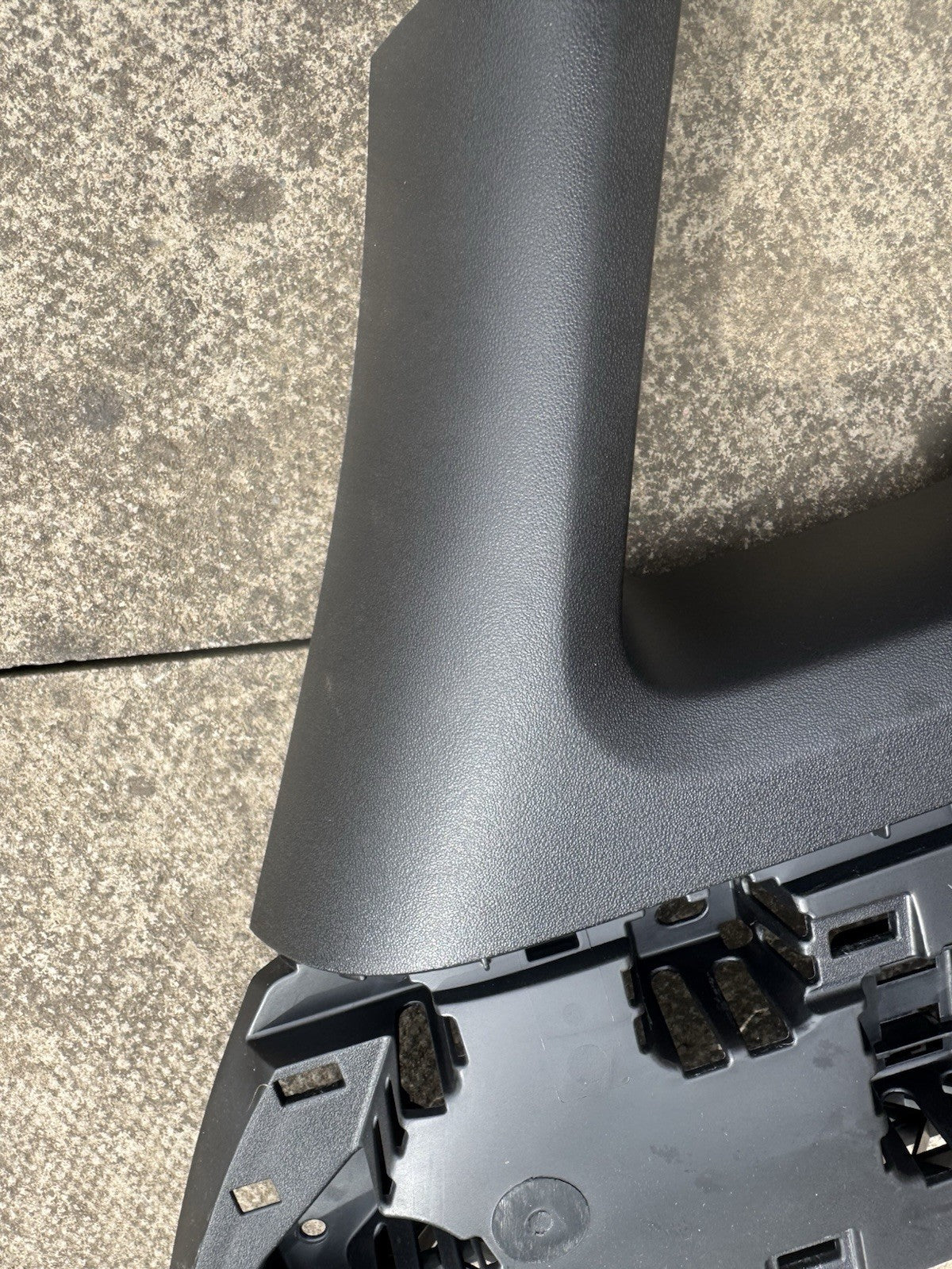 L8b2-24050 RH Land rover arm rest panel L663