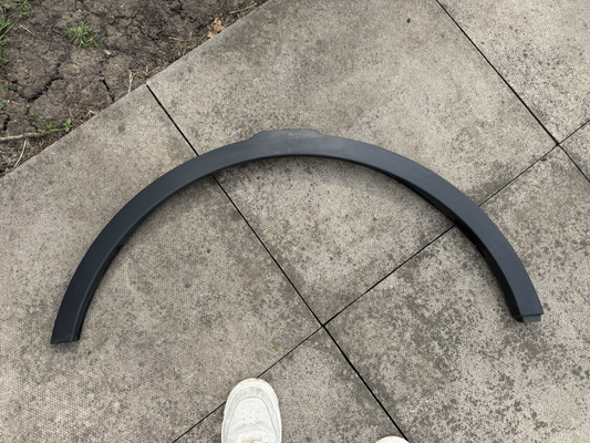 RANGE ROVER EVOQUE L538 N/S PASSENGER SIDE LEFT FRONT ARCH TRIM BJ32-16A075