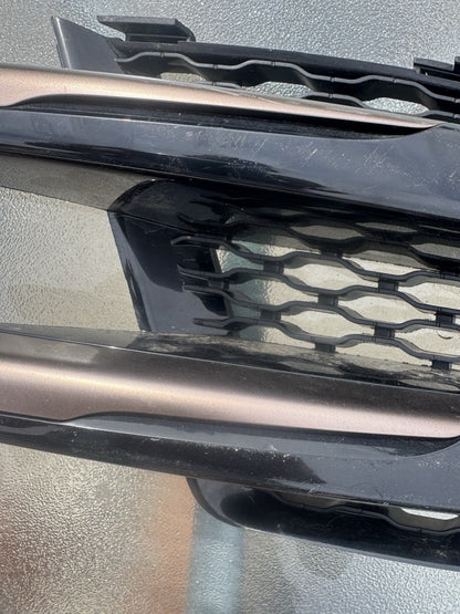 RANGE ROVER VELAR L560 FRONT LEFT BUMPER GRILL LH 2018  J8A2-17E852-AB