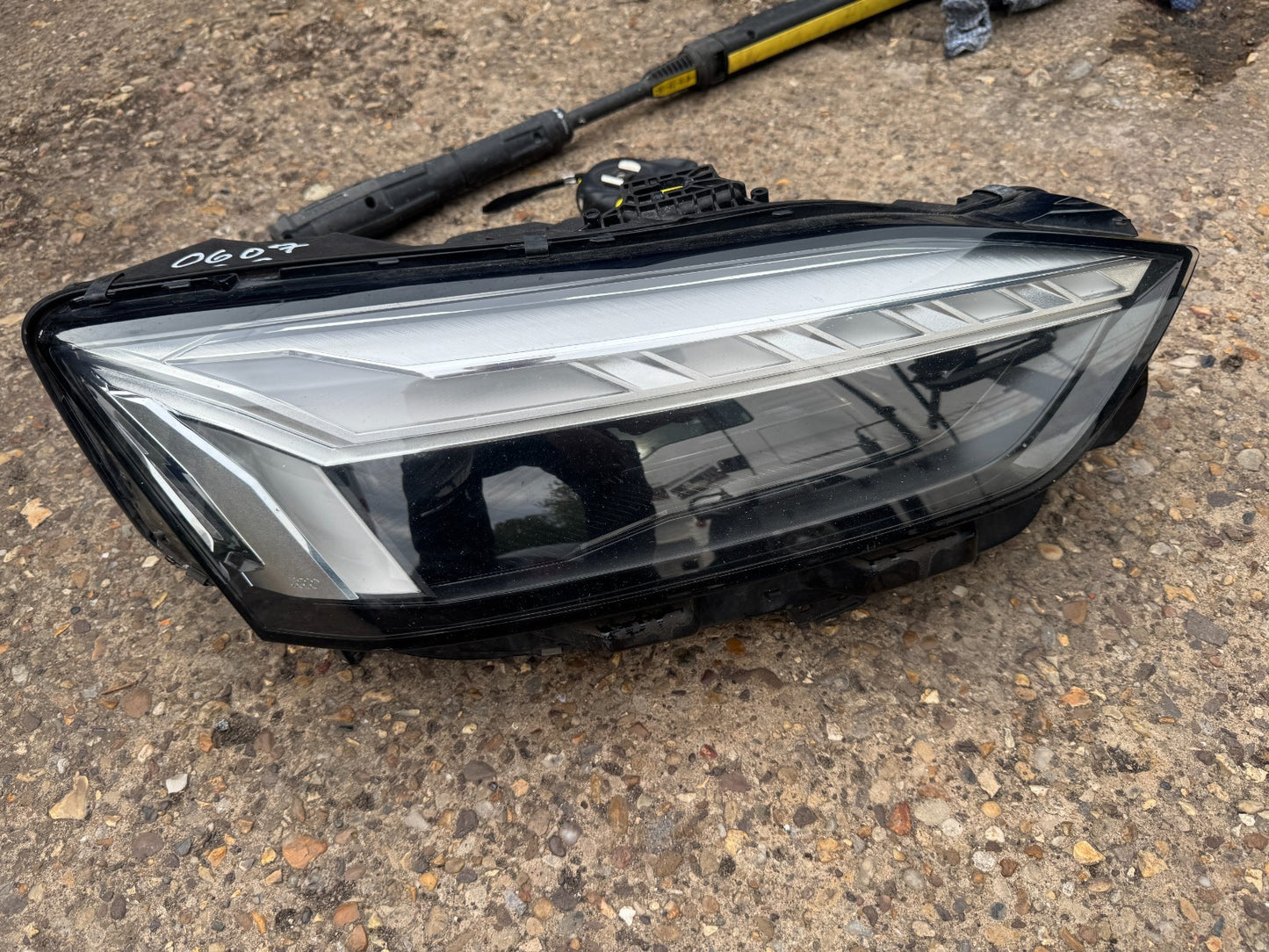 AUDI A5 O/S RIGHT LED MATRIX HEADLIGHT 2020 - 2024 GENUINE AUDI 8W6941040A