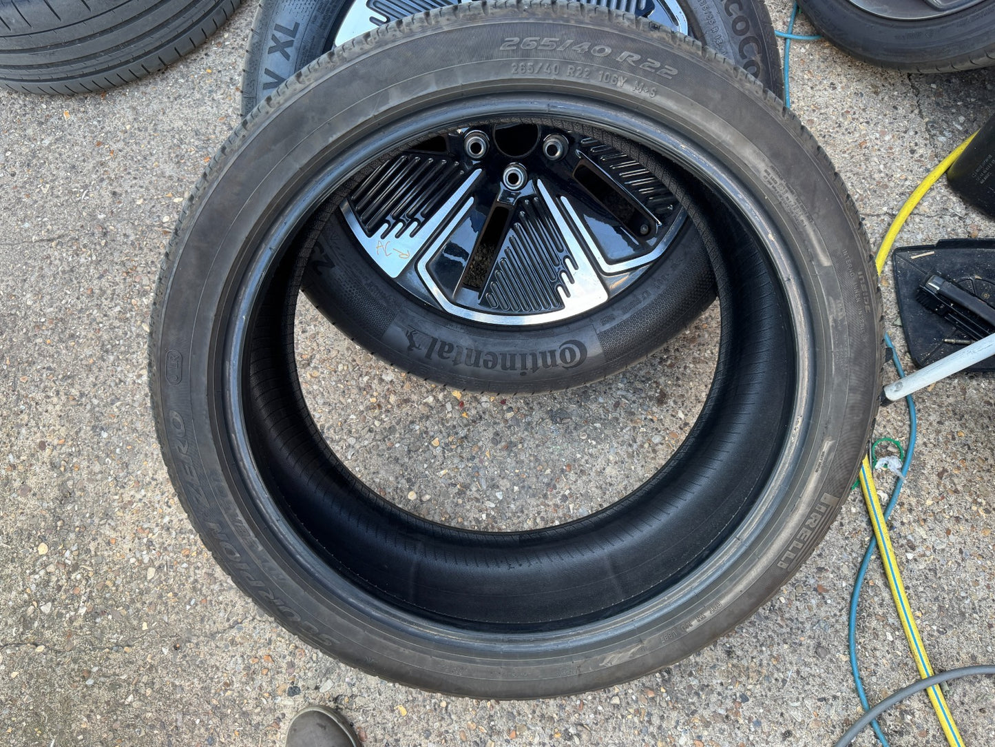 265 40 22 106Y Pirelli Scorpion Zero M+S (JLR) Extra Load 5mm + Dot Code 3923