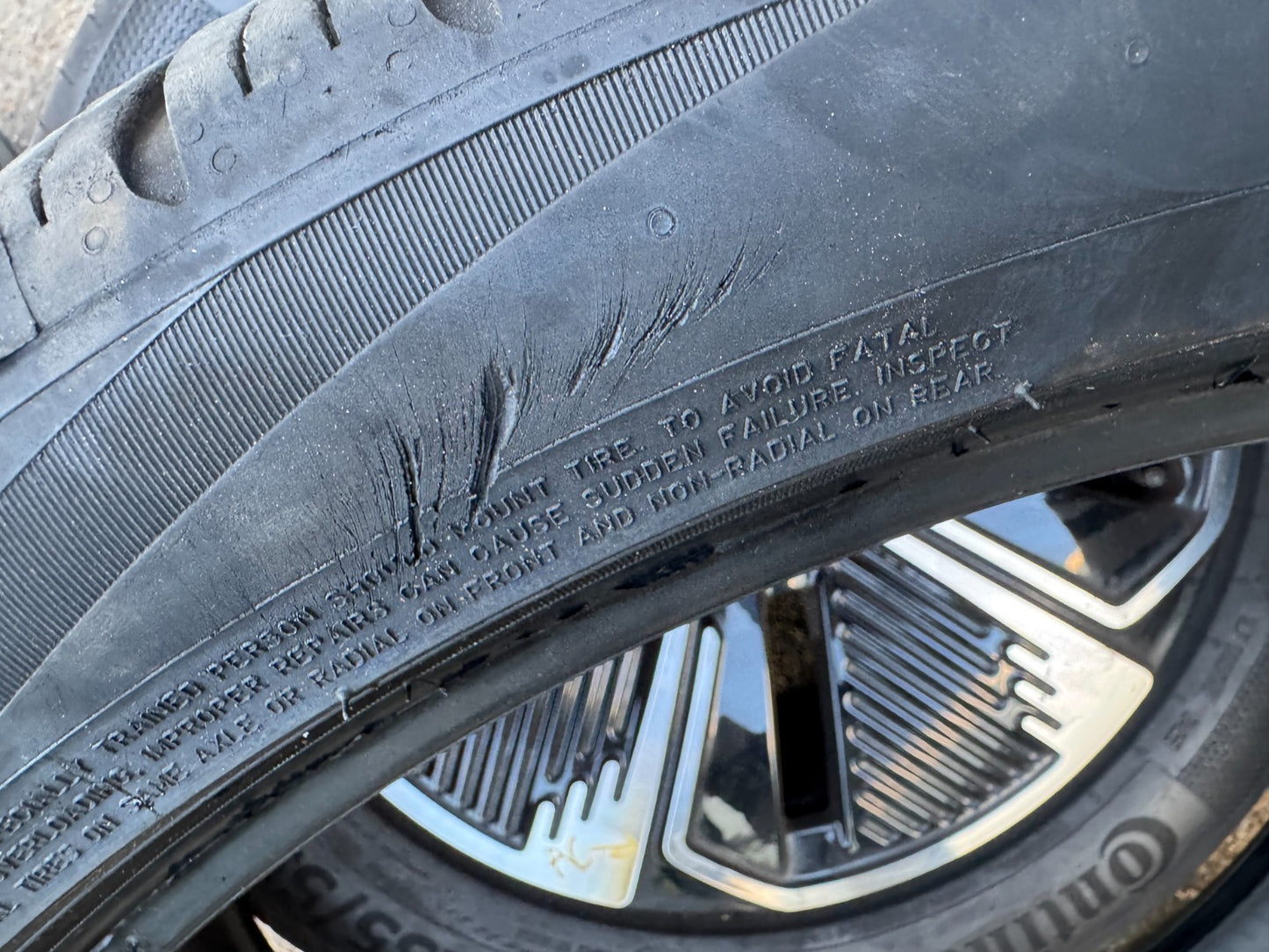265 40 22 106Y Pirelli Scorpion Zero M+S (JLR) Extra Load 5mm + Dot Code 3923