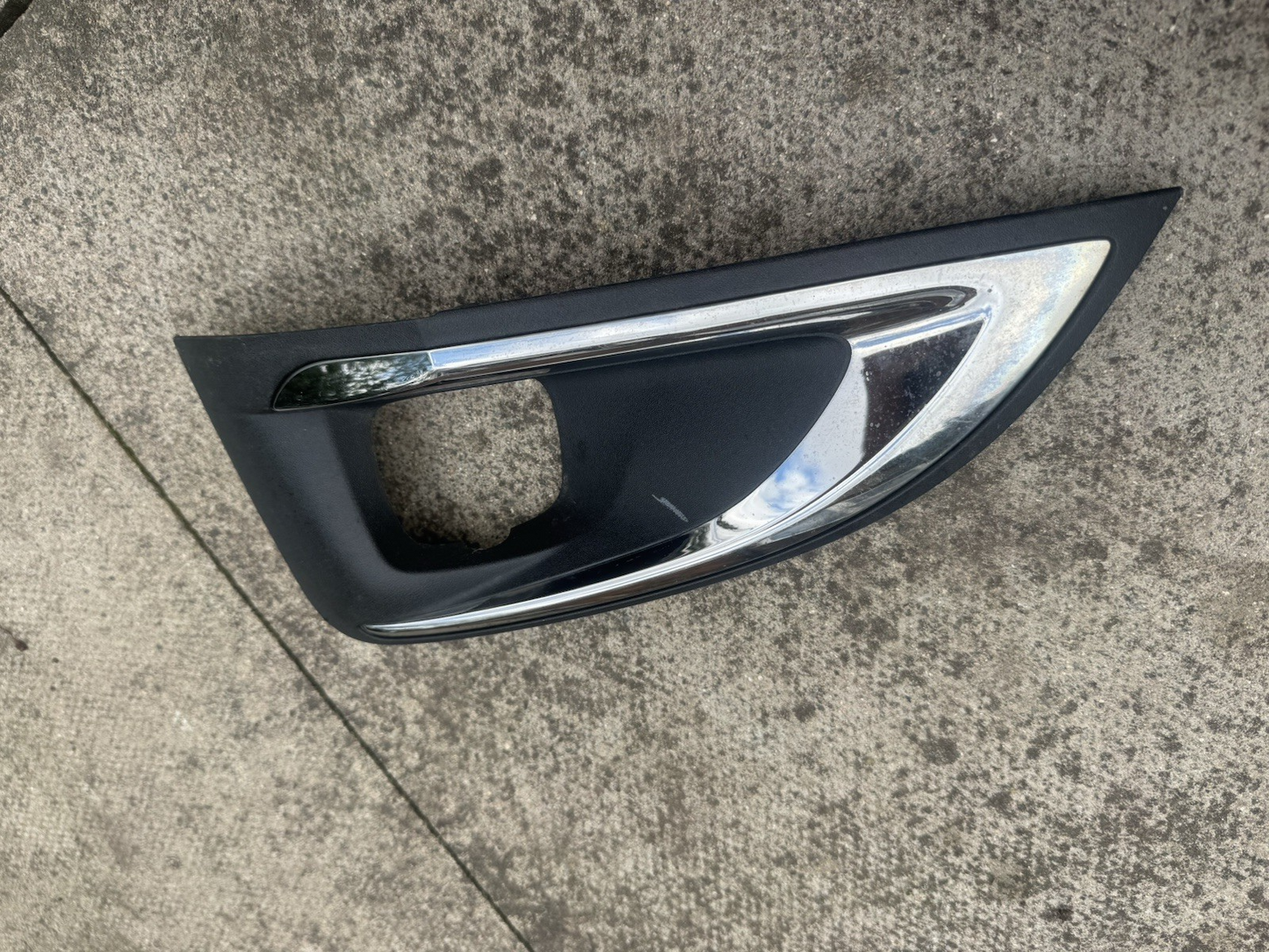 PEUGEOT 3008 MK2 P84 2018 FOG LIGHT SURROUND TRIM MOULDING LEFT SIDE 9810881377
