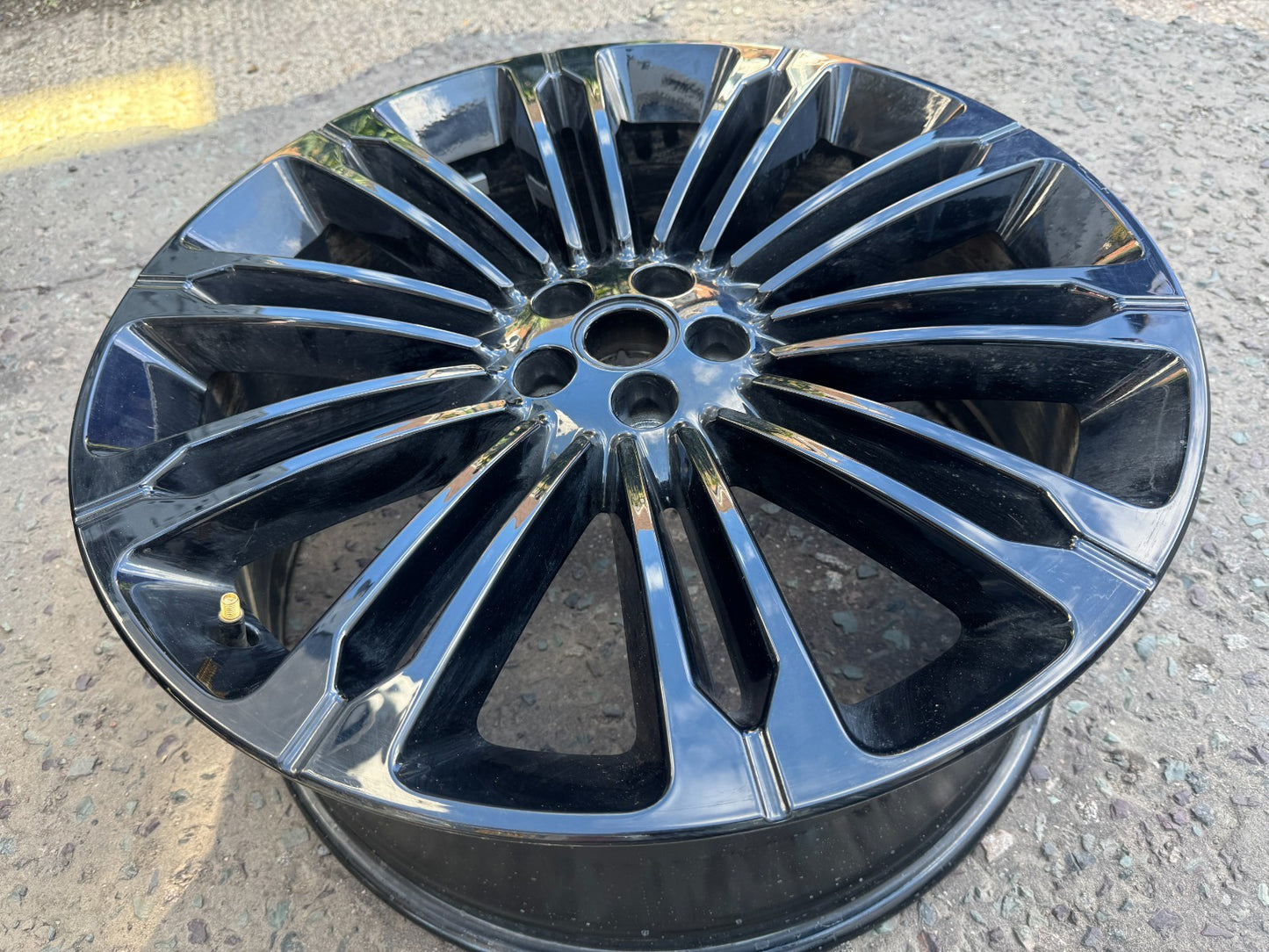 GENUINE RANGE ROVER VELAR 22" ALLOY WHEEL RIM GLOSS BLACK 9jx22 N8A21007BA