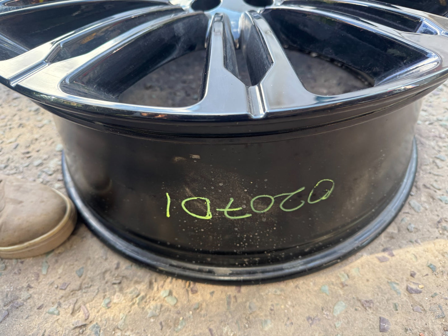 GENUINE RANGE ROVER VELAR 22" ALLOY WHEEL RIM GLOSS BLACK 9jx22 N8A21007BA