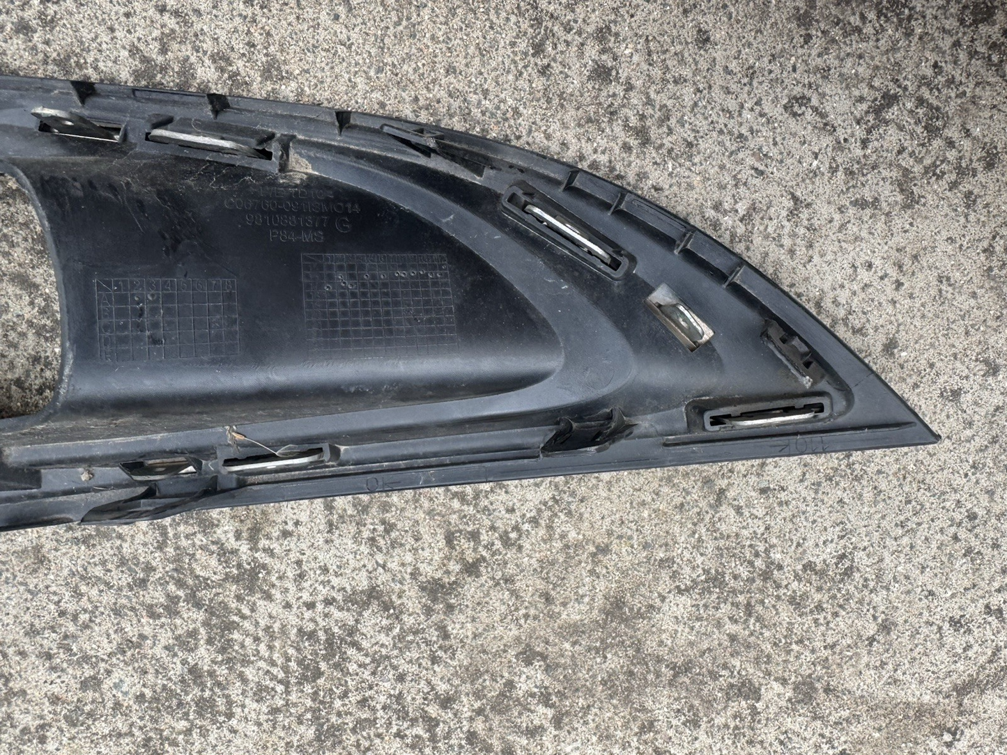 PEUGEOT 3008 MK2 P84 2018 FOG LIGHT SURROUND TRIM MOULDING LEFT SIDE 9810881377
