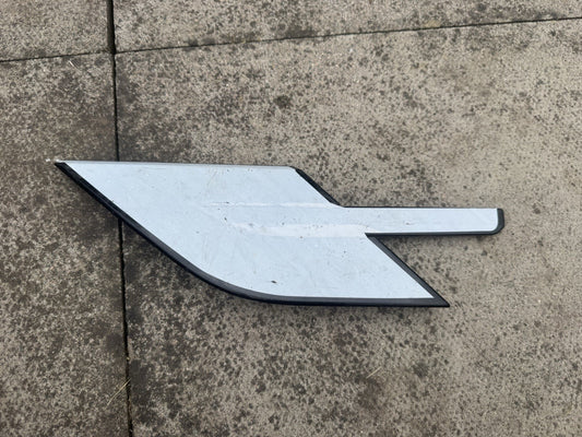 GENUINE RANGE ROVER SPORT L461 NS LEFT HAND FRONT WING VENT TRIM N9X2-280B11-BE
