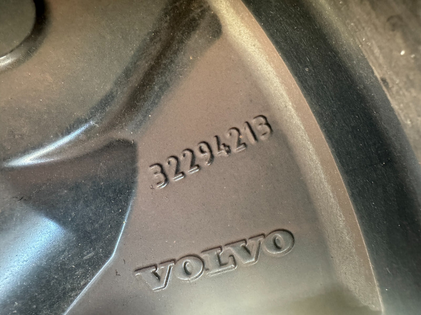 GENUINE VOLVO XC40 EX40 C40 RECHARGE 19" 8.5J ALLOY WHEEL REAR 32294213